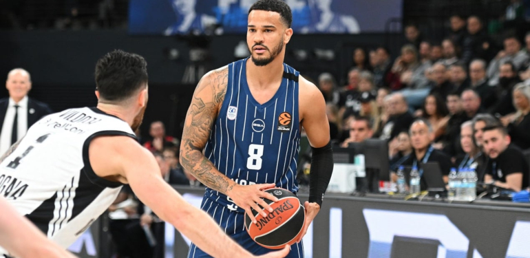 Anadolu Efes kâbustan uyandı, seriye bağladı!