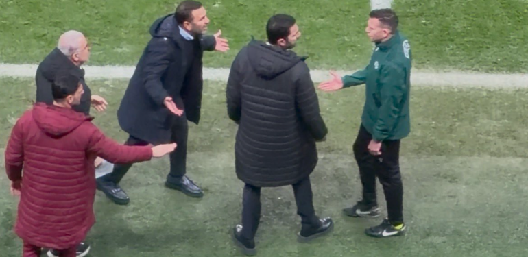 Galatasaray kırmızı kart bekledi! Okan Buruk hakeme sert tepki gösterdi