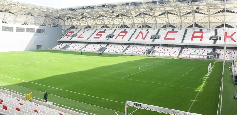 ‘Herkes ederi kadar’ diyerek maç biletlerini 5 kuruş yaptılar