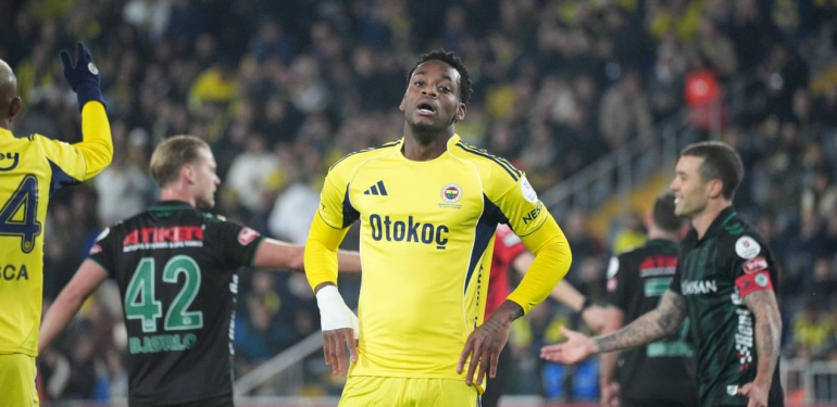 Jhon Duran, Fenerbahçeli taraftarları çileden çıkarttı