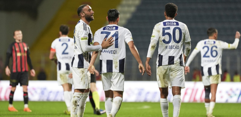 Kerem Demirbay, Cenk Tosun ve İrfan Can Kahveci galibiyete taşıdı