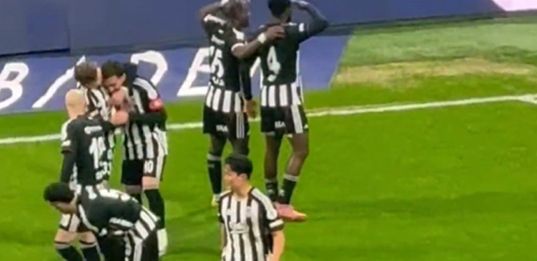 Ndidi bu yüzden asker selamı vermiş!