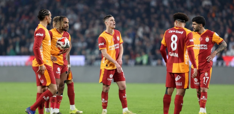 Nihat Kahveci’den Galatasaray’ın oyunana sert eleştiri! Futbolun f’sini oynamadı