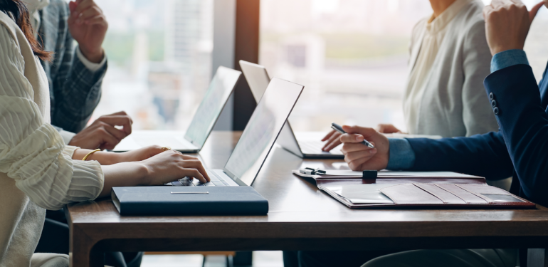 Ofis işinde çalışıyorsanız dikkat etmeniz gereken yedi sağlık sorunu