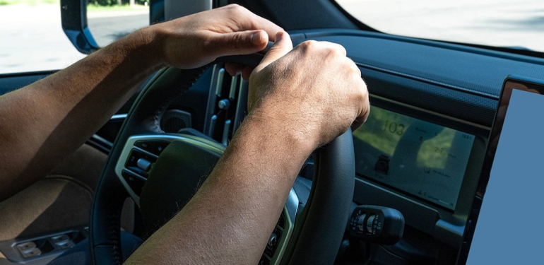 Otomobil dünyasında deprem: 2027’den itibaren zorunlu olarak eskiye dönülüyor