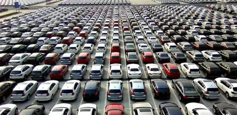 Otomobil pazarında ‘zararına satış’ yasaklandı! Araçlar ellerinde kaldı