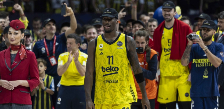 ‘Para için oynamayız’ demişti! Nigel Hayes-Davis rekor ücrete Fenerbahçe’yi sildi