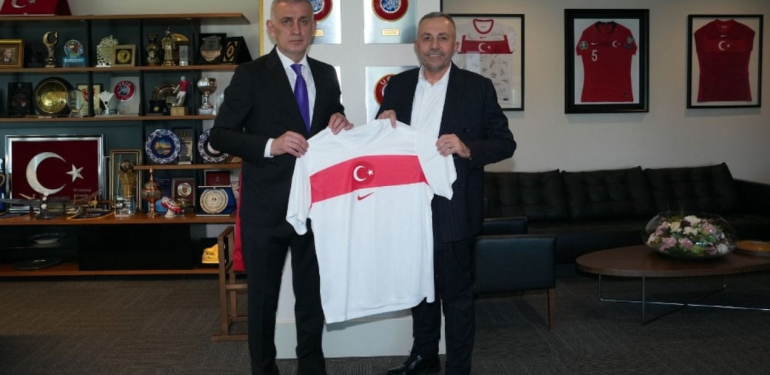 Sarıyer Kola Futbol Milli Takımlar tedarik sponsoru oldu