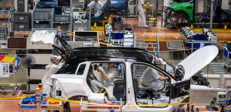 Trump’ın vergi hamlesi otomotiv devini sarstı! 3 markalı üretici iflas sınırında